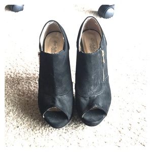 Black peep toe heels